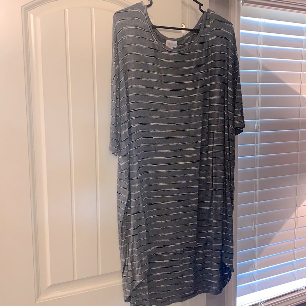 LulaRoe-Grey Striped Irma Top-XL